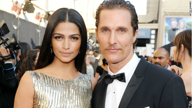 111227085139-matthew-mcconaughey-camila-alves-story-top.jpg