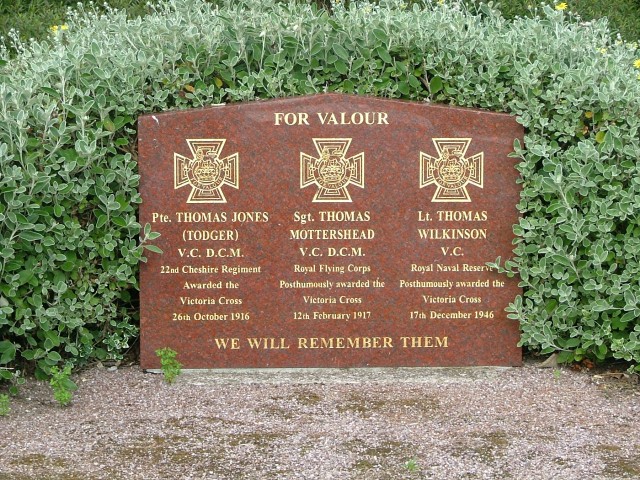 VC Memorial Victoria Park No 2.JPG