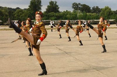 North-Korean-Female-Soldiers-01.jpg